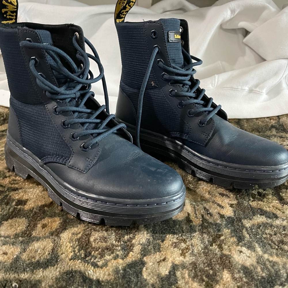 Dr. Martens Comb combat boot unisex size 7 navy blue